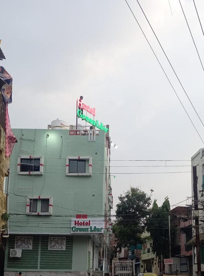 Green Leaf Hotel Ujjain Buitenkant foto