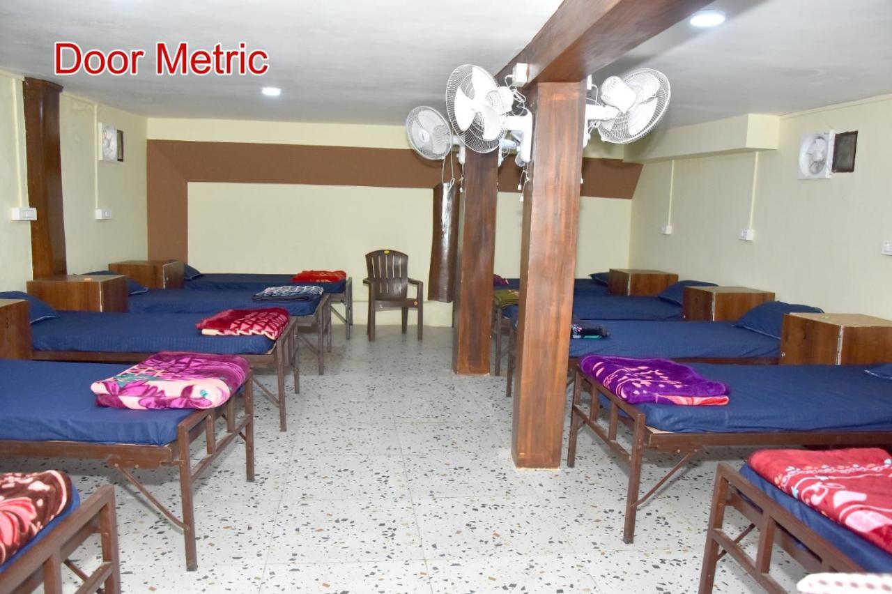 Green Leaf Hotel Ujjain Buitenkant foto