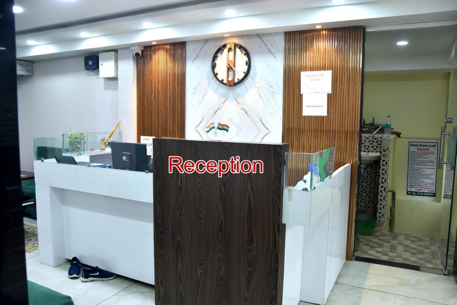 Green Leaf Hotel Ujjain Buitenkant foto