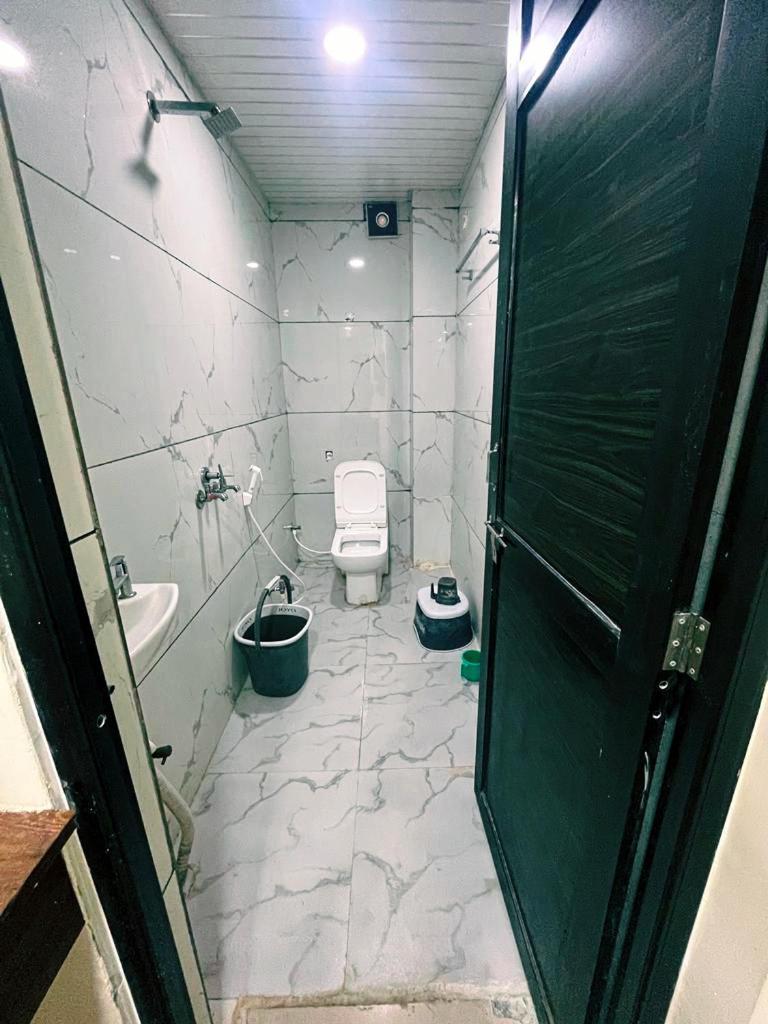 Green Leaf Hotel Ujjain Buitenkant foto